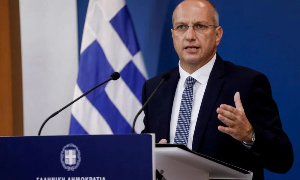 Οικονόμου: Στόχος μέσα σε 2-3 χρόνια να έχει αντικατασταθεί το σύνολο των ταυτοτήτων